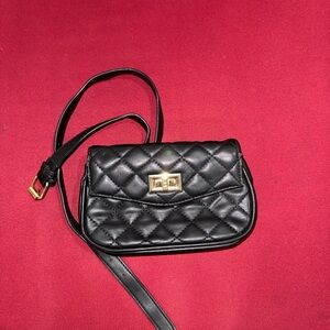 Chic Black Quilted Crossbody Bag
